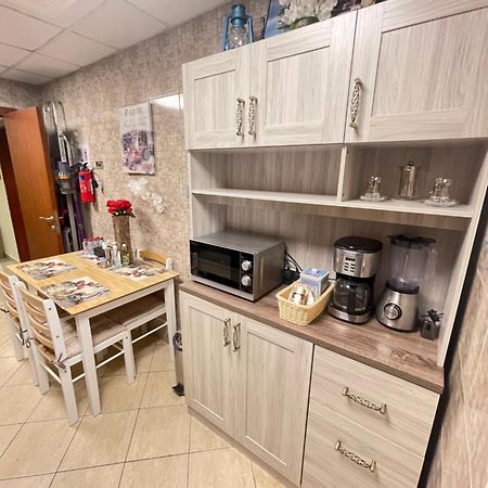 Ferienwohnung Bright Luxury 2Br Aprt Dubai Marina With Balcony Exterior foto